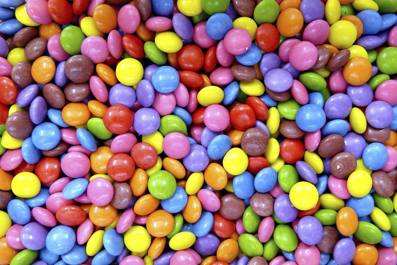 California se propone prohibir los Skittles y miles de aditivos peligrosos para la salud