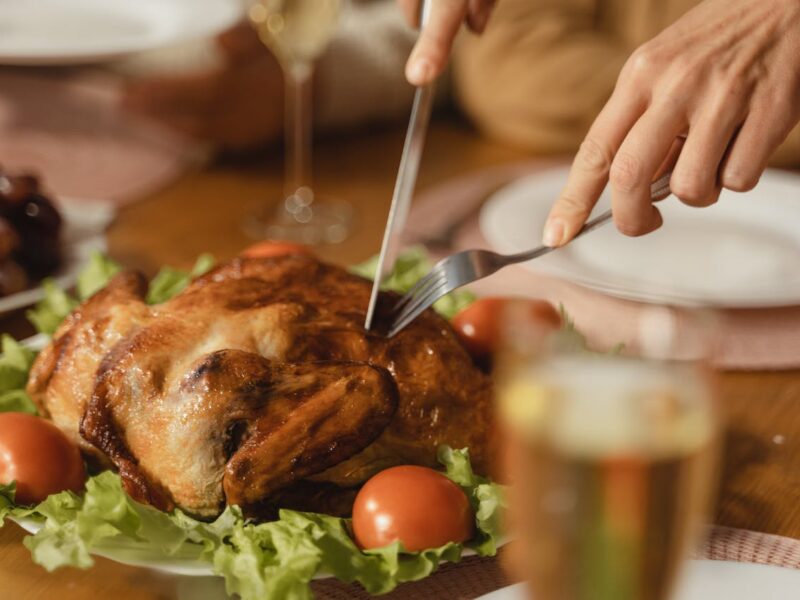 Como descongelar un pavo para Acción de Gracias